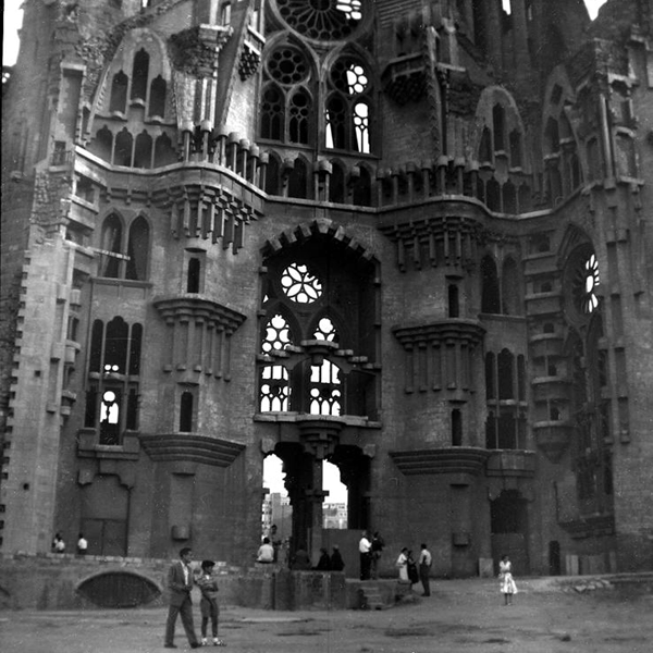 Sagrada Familia de Barcelone vers 1955